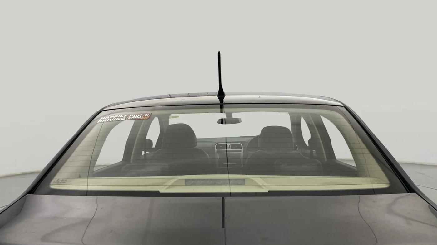 2017 Volkswagen Ameo HIGHLINE PLUS 1.5L AT 16 ALLOY, Diesel, Automatic, 66,860 km, Rear Windshield