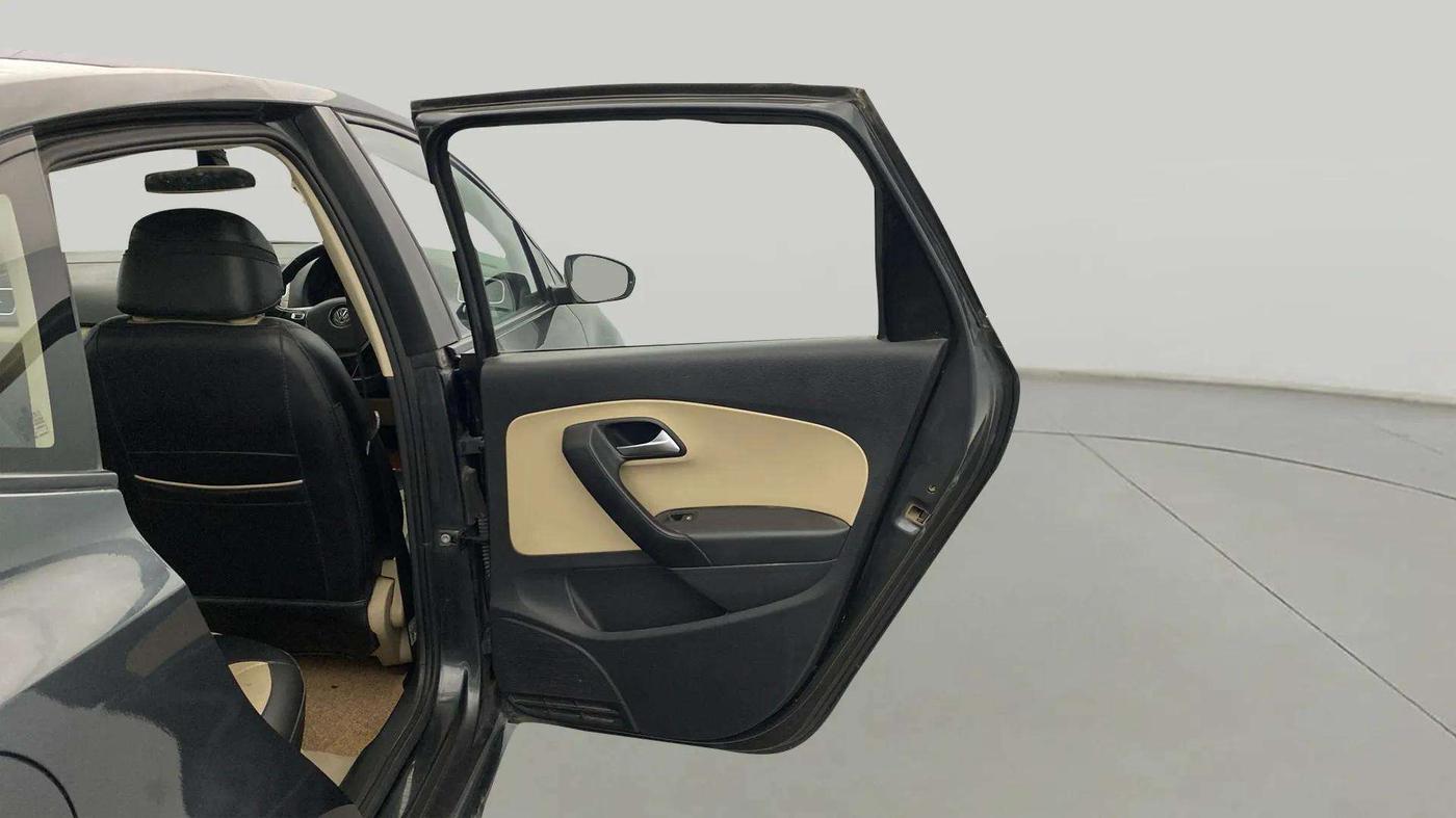 2017 Volkswagen Ameo HIGHLINE PLUS 1.5L AT 16 ALLOY, Diesel, Automatic, 66,860 km, RHS Rear Door