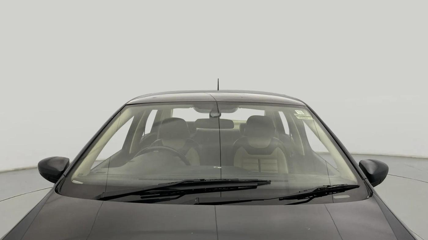 2017 Volkswagen Ameo HIGHLINE PLUS 1.5L AT 16 ALLOY, Diesel, Automatic, 66,860 km, Front Windshield