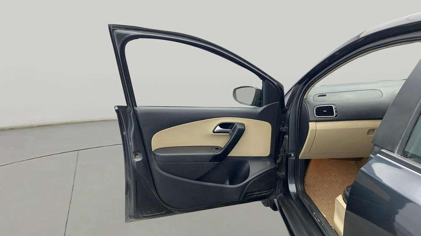 2017 Volkswagen Ameo HIGHLINE PLUS 1.5L AT 16 ALLOY, Diesel, Automatic, 66,860 km, LHS Front Door