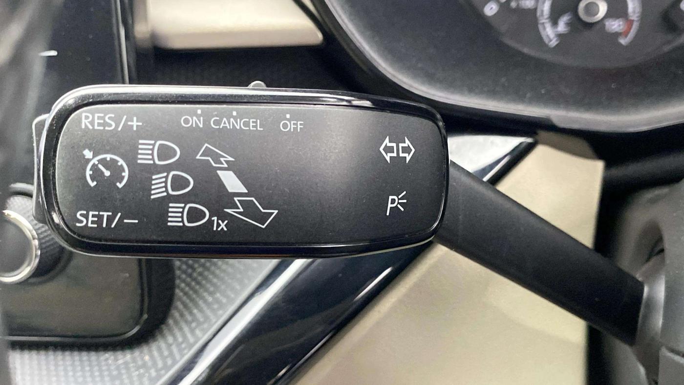 2023 Skoda SLAVIA AMBITION 1.0L TSI MT, Petrol, Manual, 28,961 km, Adaptive Cruise Control