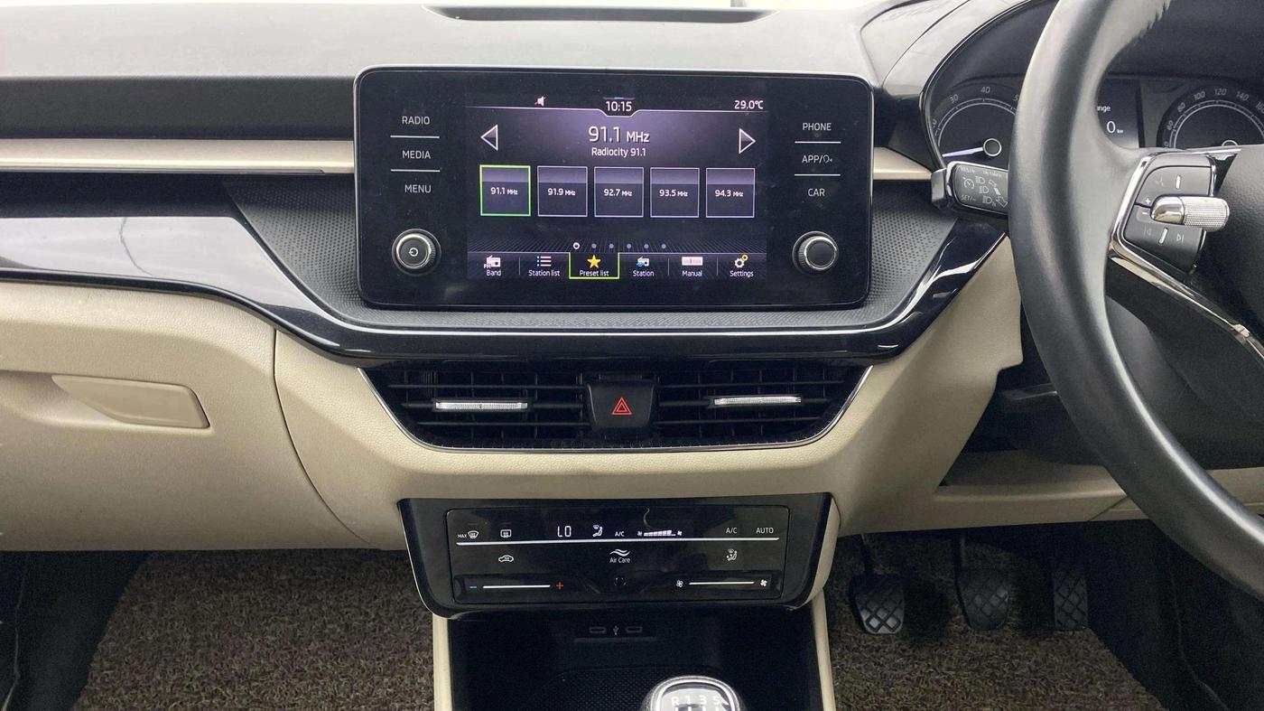 2023 Skoda SLAVIA AMBITION 1.0L TSI MT, Petrol, Manual, 28,961 km, Air Conditioner