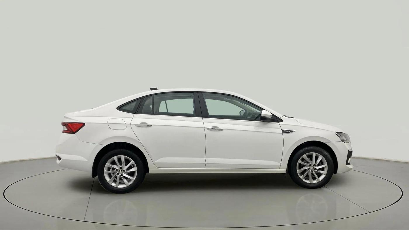 2023 Skoda SLAVIA AMBITION 1.0L TSI MT, Petrol, Manual, 28,961 km, Right Side View