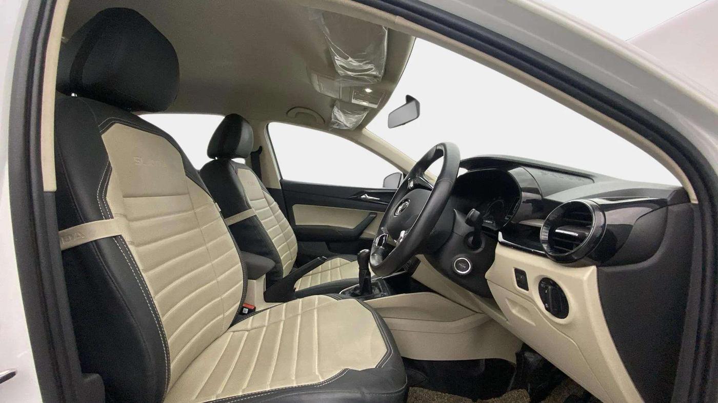 2023 Skoda SLAVIA AMBITION 1.0L TSI MT, Petrol, Manual, 28,961 km, Right Side Front Door Cabin