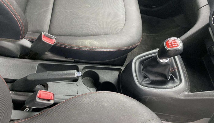 2018 Hyundai Grand i10 SPORTZ 1.2 KAPPA VTVT DUAL TONE, Petrol, Manual, 28,071 km, Gear Lever