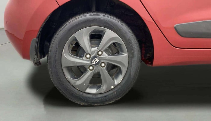 2018 Hyundai Grand i10 SPORTZ 1.2 KAPPA VTVT DUAL TONE, Petrol, Manual, 28,071 km, Right Rear Wheel