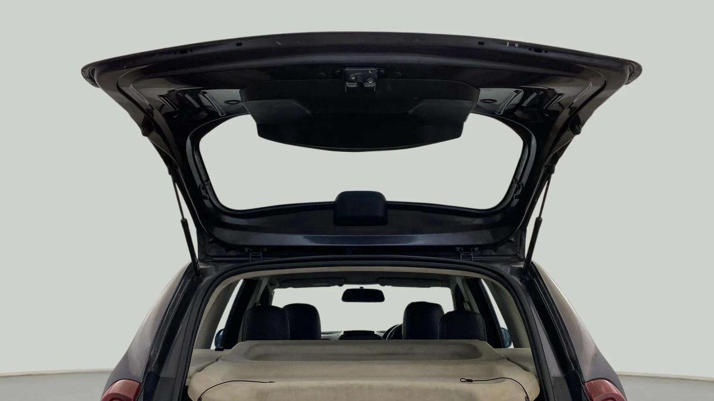 2018 Renault Duster RXS CVT, CNG, Automatic, 90,552 km, Boot Door Open