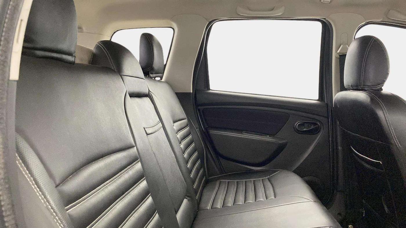 2018 Renault Duster RXS CVT, CNG, Automatic, 90,552 km, Right Side Rear Door Cabin