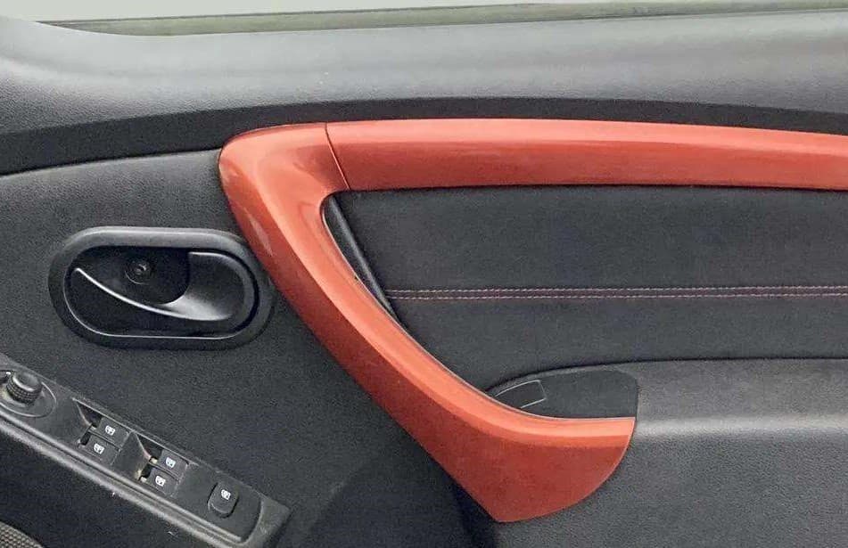 2018 Renault Duster RXS CVT, CNG, Automatic, 90,552 km, Driver Side Door Panels Control