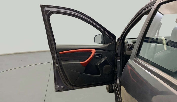 2018 Renault Duster RXS CVT, CNG, Automatic, 90,653 km, LHS Front Door