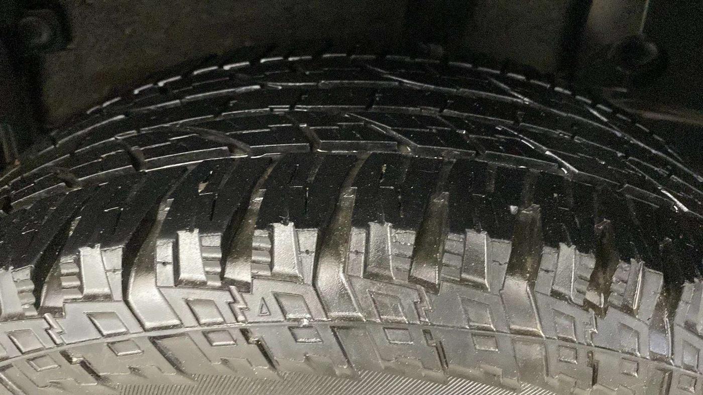 2018 Renault Duster RXS CVT, CNG, Automatic, 90,552 km, Left Rear Tyre Tread
