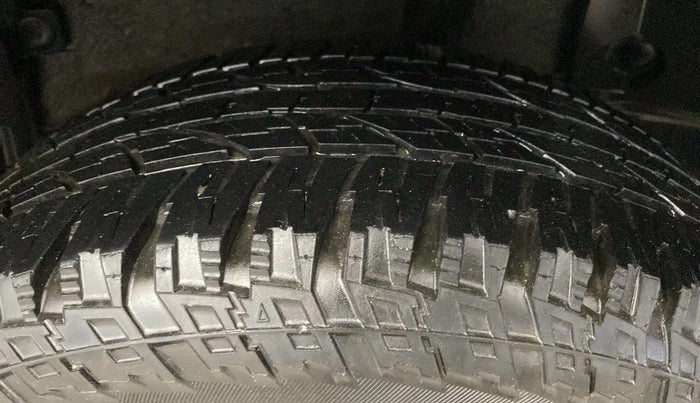 2018 Renault Duster RXS CVT, CNG, Automatic, 90,653 km, Left Rear Tyre Tread