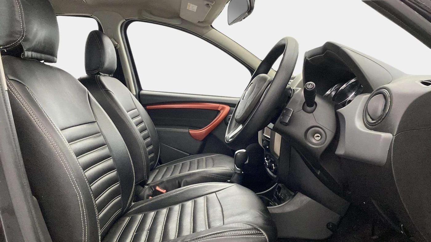 2018 Renault Duster RXS CVT, CNG, Automatic, 90,552 km, Right Side Front Door Cabin