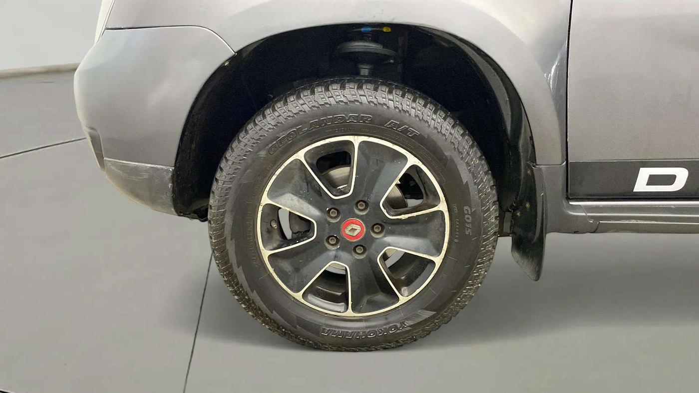 2018 Renault Duster RXS CVT, CNG, Automatic, 90,552 km, Left Front Wheel
