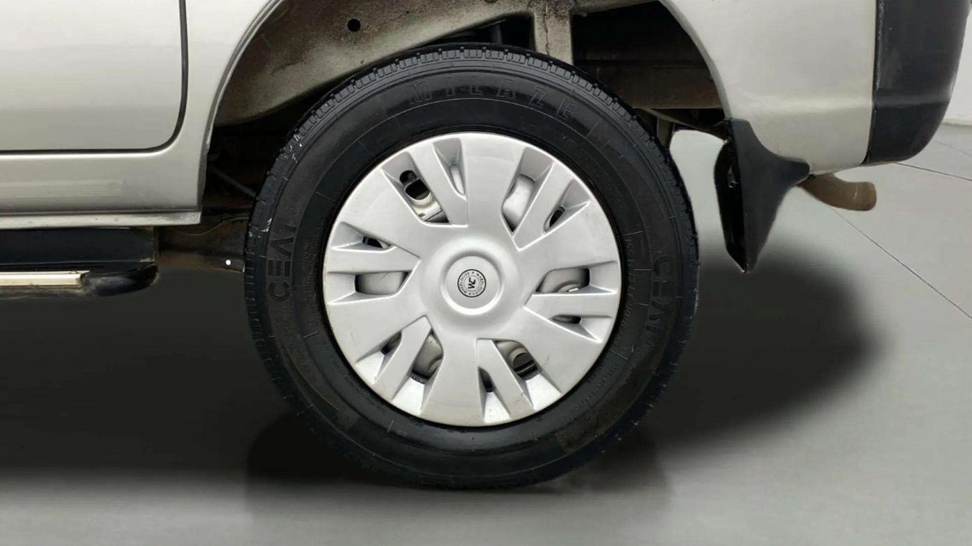 2022 Maruti Eeco 5 STR AC (O), Petrol, Manual, 35,396 km, Left Rear Wheel