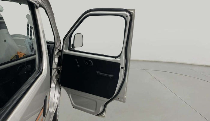 2022 Maruti Eeco 5 STR AC (O), Petrol, Manual, 35,396 km, RHS Front Door