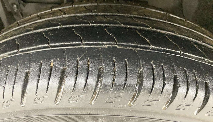 2018 Maruti Vitara Brezza VDI AMT, Diesel, Automatic, 1,07,293 km, Left Front Tyre Tread