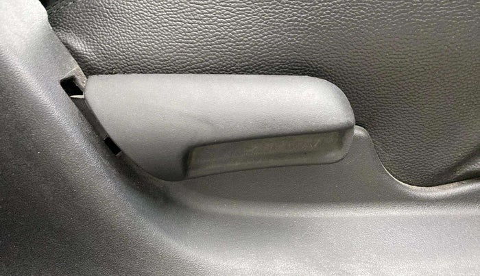 2018 Maruti Vitara Brezza VDI AMT, Diesel, Automatic, 1,07,293 km, Driver Side Adjustment Panel