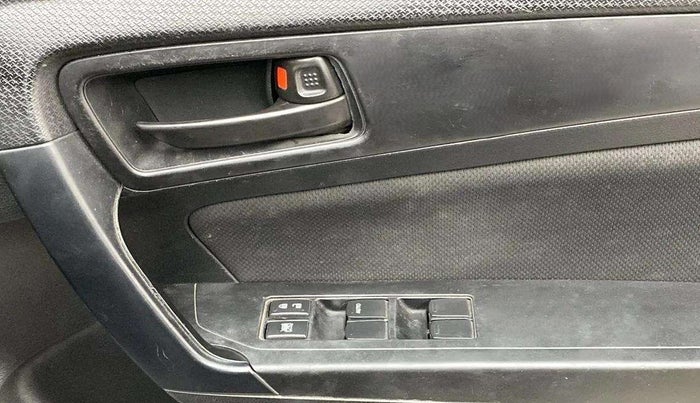 2018 Maruti Vitara Brezza VDI AMT, Diesel, Automatic, 1,07,293 km, Driver Side Door Panels Control