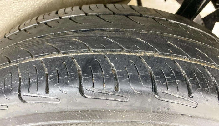 2017 Maruti Wagon R 1.0 VXI, Petrol, Manual, 73,173 km, Left Rear Tyre Tread