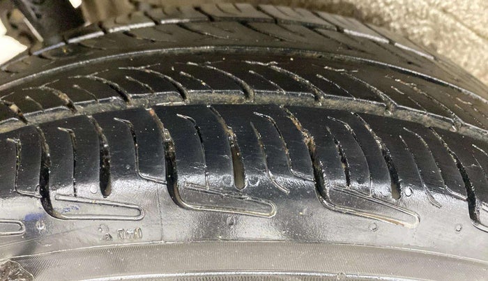 2017 Maruti Wagon R 1.0 VXI, Petrol, Manual, 73,173 km, Right Rear Tyre Tread