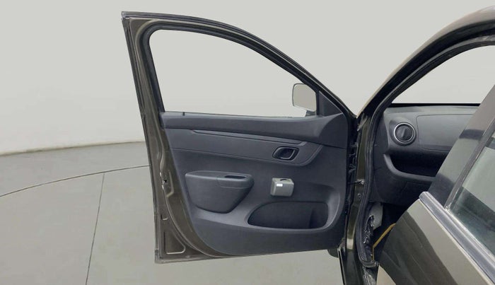 2016 Renault Kwid RXL, Petrol, Manual, 69,925 km, LHS Front Door