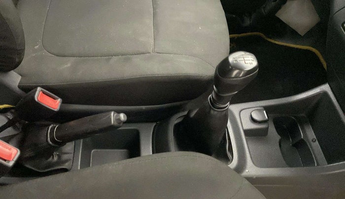 2016 Renault Kwid RXL, Petrol, Manual, 69,925 km, Gear Lever