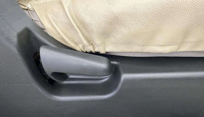 2014 Maruti Wagon R 1.0 VXI, Petrol, Manual, 70,185 km, Driver Side Adjustment Panel