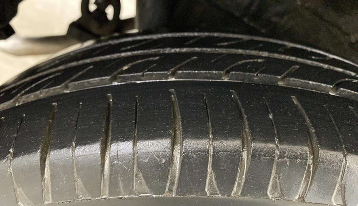 2014 Maruti Wagon R 1.0 VXI, Petrol, Manual, 70,185 km, Right Rear Tyre Tread