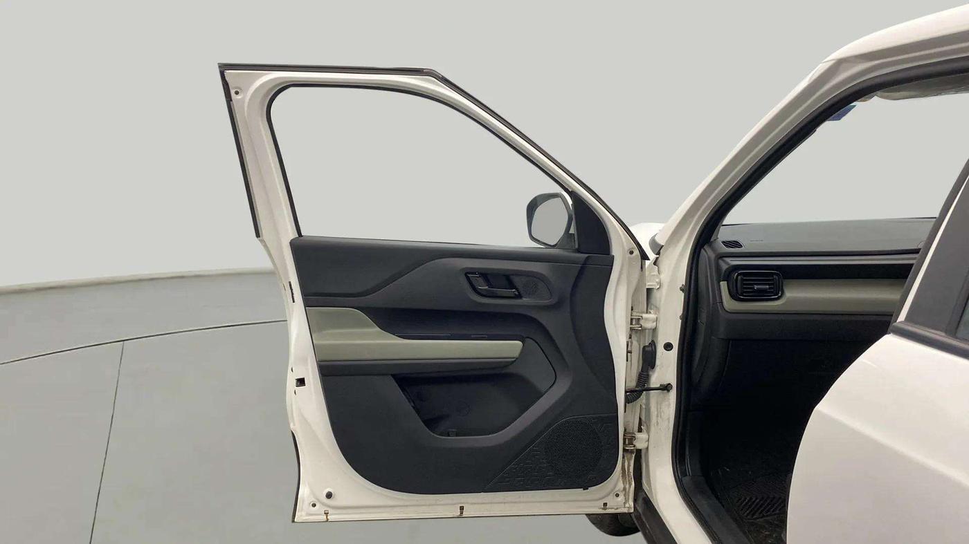 2024 Tata PUNCH ADVENTURE RHYTHM CNG, CNG, Manual, 31,817 km, LHS Front Door