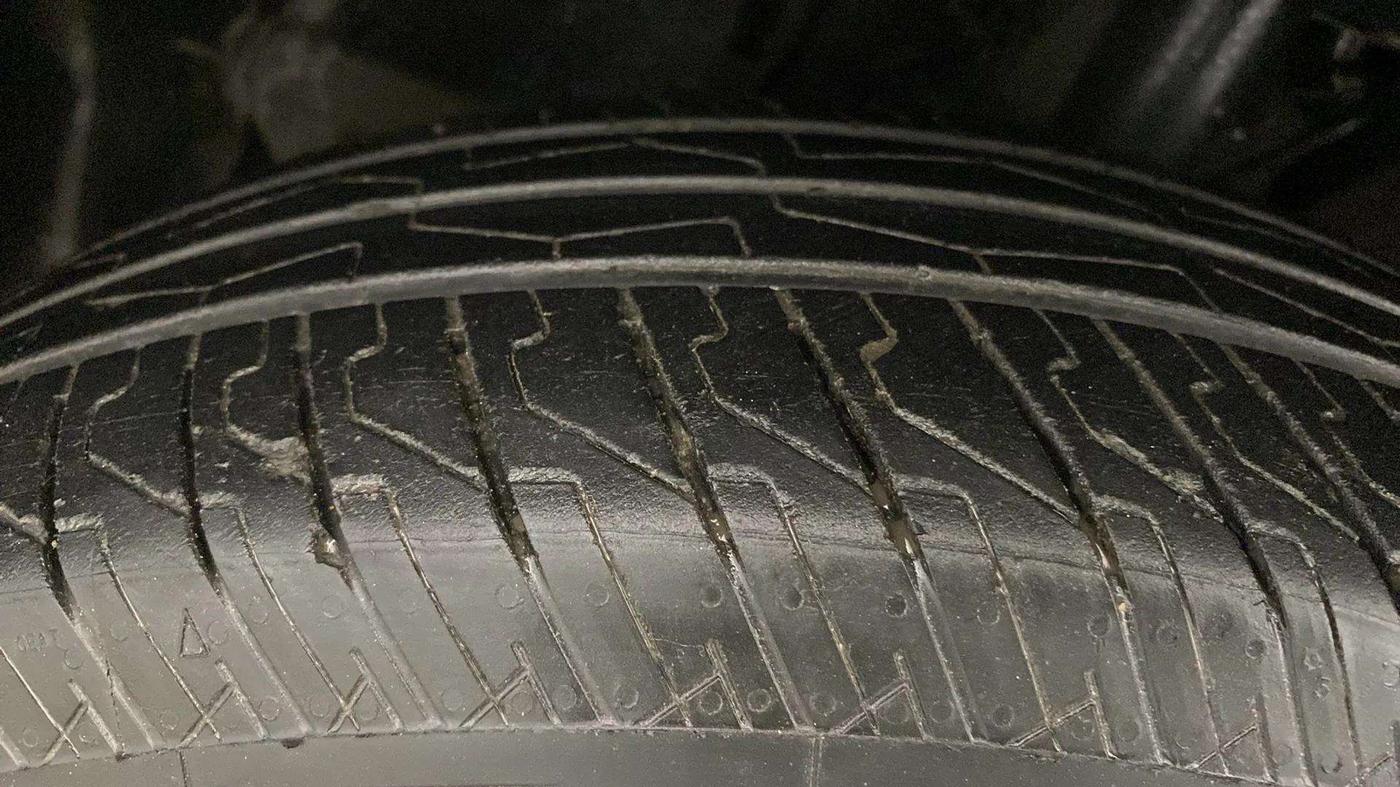 2024 Tata PUNCH ADVENTURE RHYTHM CNG, CNG, Manual, 31,817 km, Left Front Tyre Tread