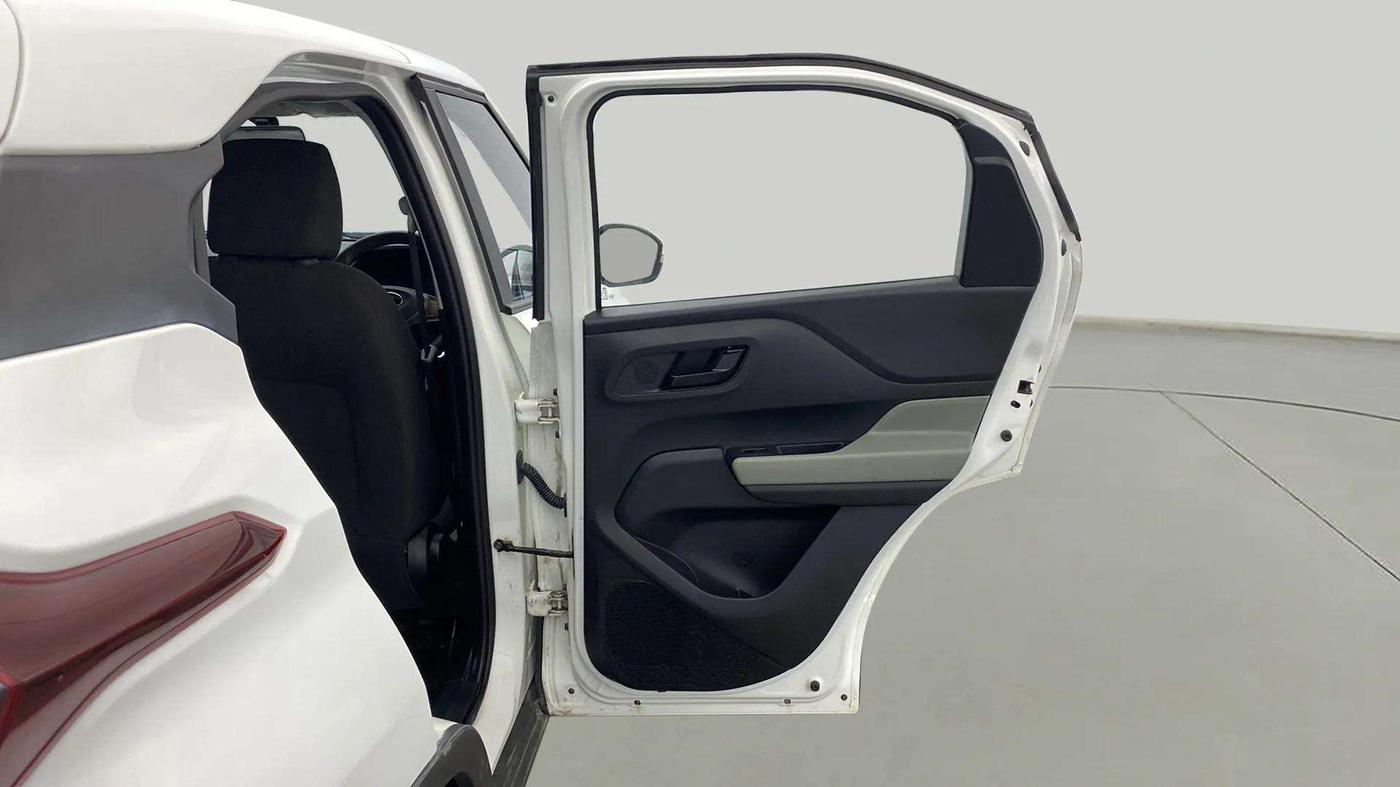 2024 Tata PUNCH ADVENTURE RHYTHM CNG, CNG, Manual, 31,817 km, RHS Rear Door