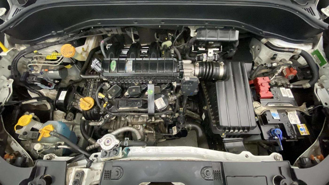 2024 Tata PUNCH ADVENTURE RHYTHM CNG, CNG, Manual, 31,817 km, Engine View