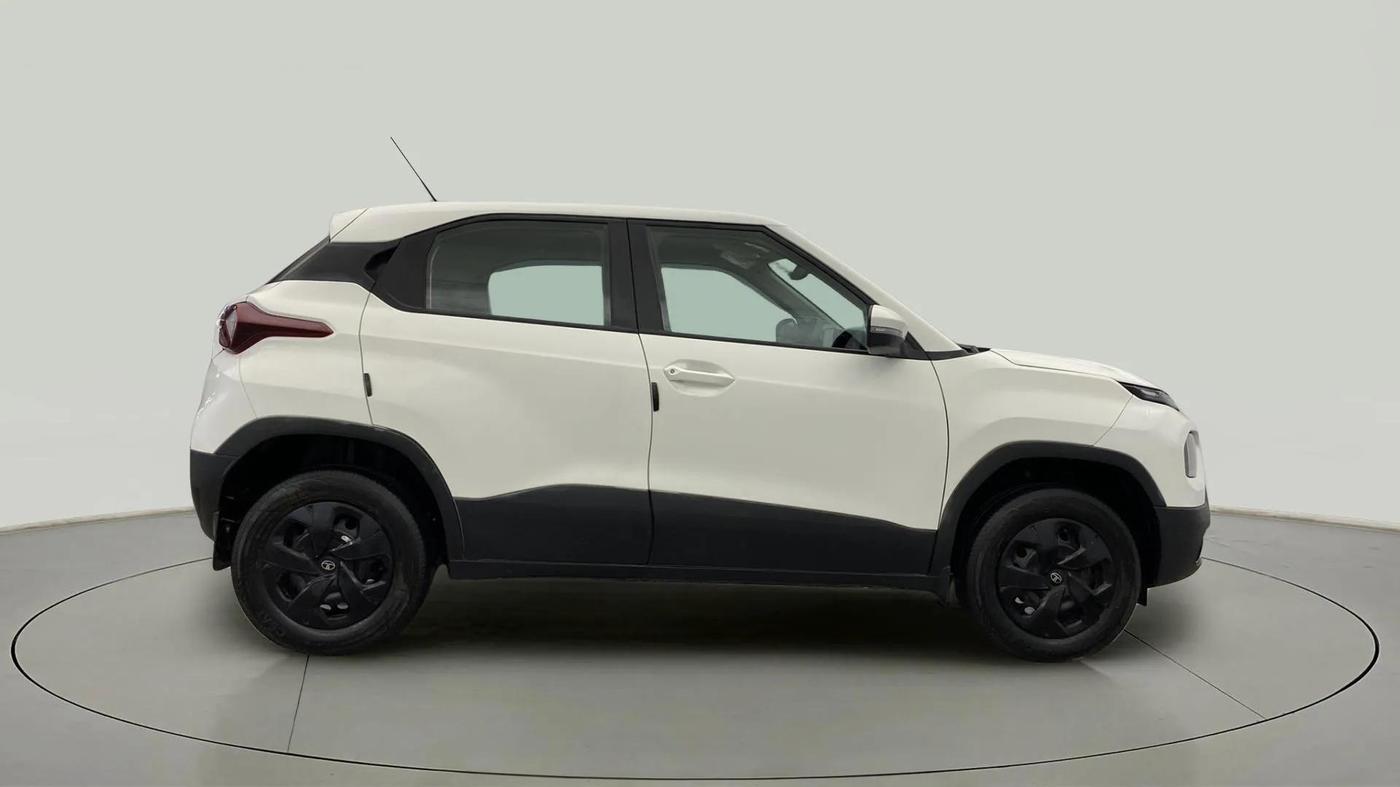 2024 Tata PUNCH ADVENTURE RHYTHM CNG, CNG, Manual, 31,817 km, Right Side View