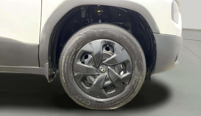 2024 Tata PUNCH ADVENTURE RHYTHM CNG, CNG, Manual, 31,817 km, Right Front Wheel