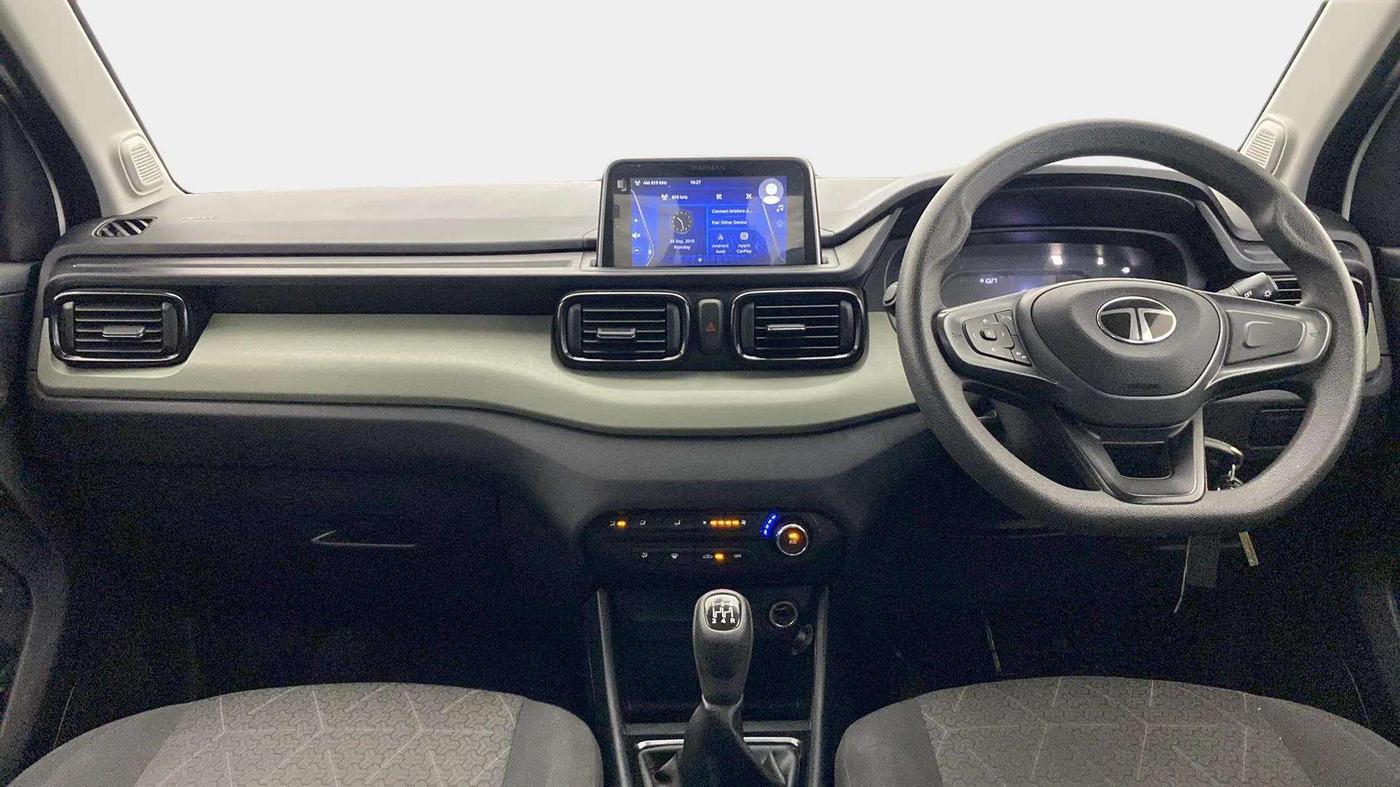 2024 Tata PUNCH ADVENTURE RHYTHM CNG, CNG, Manual, 31,817 km, Dashboard