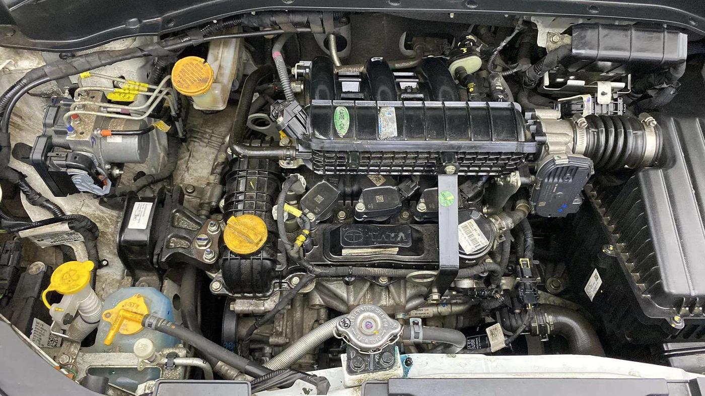 2024 Tata PUNCH ADVENTURE RHYTHM CNG, CNG, Manual, 31,817 km, Engine View - Right
