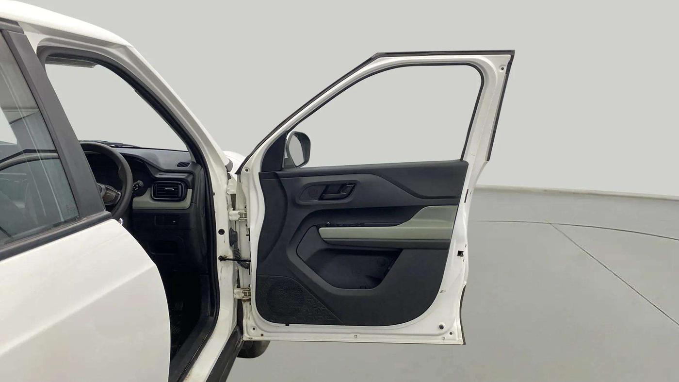 2024 Tata PUNCH ADVENTURE RHYTHM CNG, CNG, Manual, 31,817 km, RHS Front Door