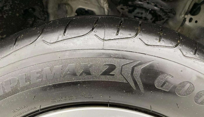 2016 Hyundai Creta E PLUS 1.6 PETROL, Petrol, Manual, 45,265 km, Left Front Tyre Tread