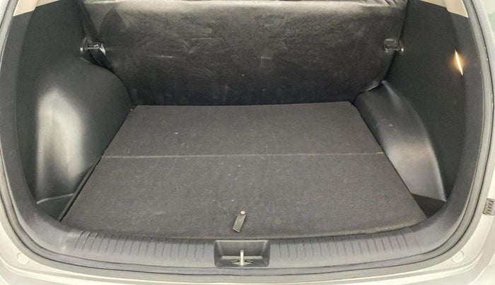 2016 Hyundai Creta E PLUS 1.6 PETROL, Petrol, Manual, 45,265 km, Boot Inside