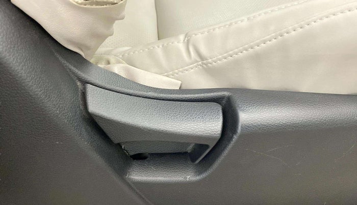 2021 Mahindra XUV300 W6 1.2 PETROL, Petrol, Manual, 60,798 km, Driver Side Adjustment Panel