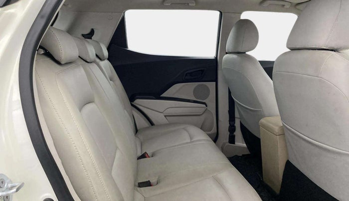2021 Mahindra XUV300 W6 1.2 PETROL, Petrol, Manual, 60,798 km, Right Side Rear Door Cabin