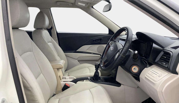 2021 Mahindra XUV300 W6 1.2 PETROL, Petrol, Manual, 60,798 km, Right Side Front Door Cabin