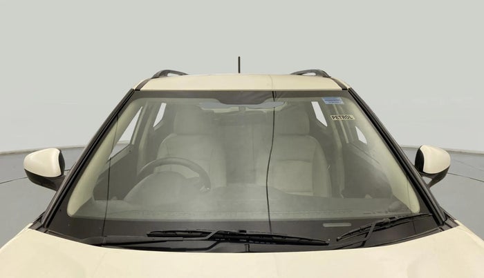 2021 Mahindra XUV300 W6 1.2 PETROL, Petrol, Manual, 60,798 km, Front Windshield