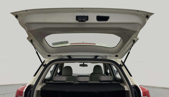 2021 Mahindra XUV300 W6 1.2 PETROL, Petrol, Manual, 60,798 km, Boot Door Open