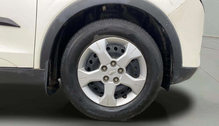 2021 Mahindra XUV300 W6 1.2 PETROL, Petrol, Manual, 60,798 km, Right Front Wheel