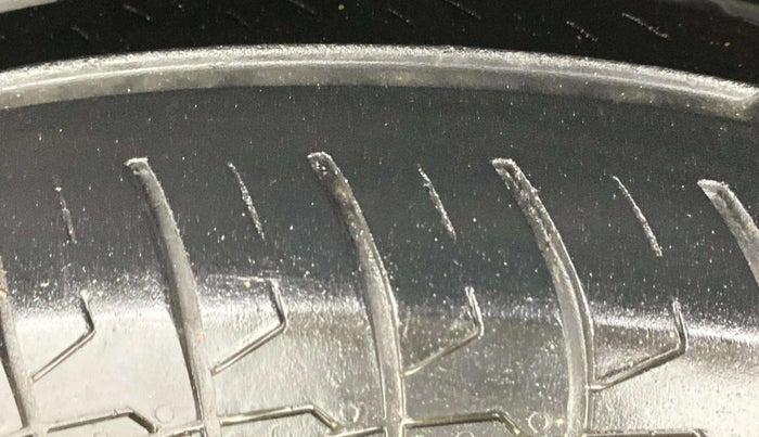 2022 Maruti Dzire VXI, Petrol, Manual, 45,207 km, Left Front Tyre Tread