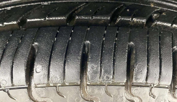 2017 Renault Kwid CLIMBER 1.0 AMT, Petrol, Automatic, 48,490 km, Left Front Tyre Tread