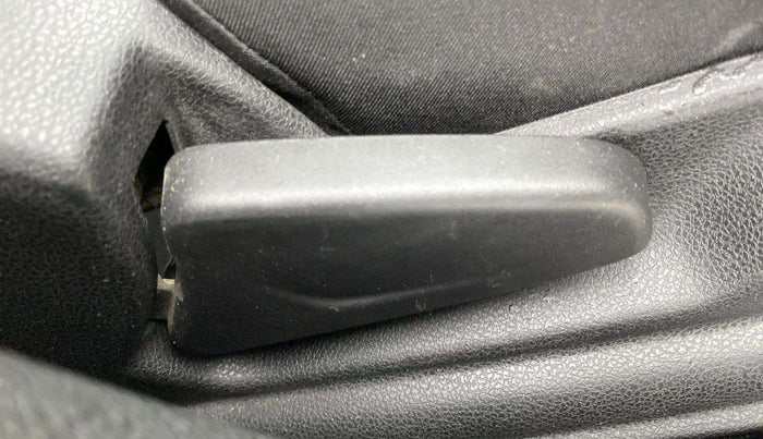 2017 Renault Kwid CLIMBER 1.0 AMT, Petrol, Automatic, 48,490 km, Driver Side Adjustment Panel