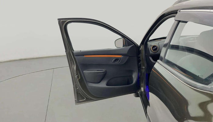 2017 Renault Kwid CLIMBER 1.0 AMT, Petrol, Automatic, 48,490 km, LHS Front Door